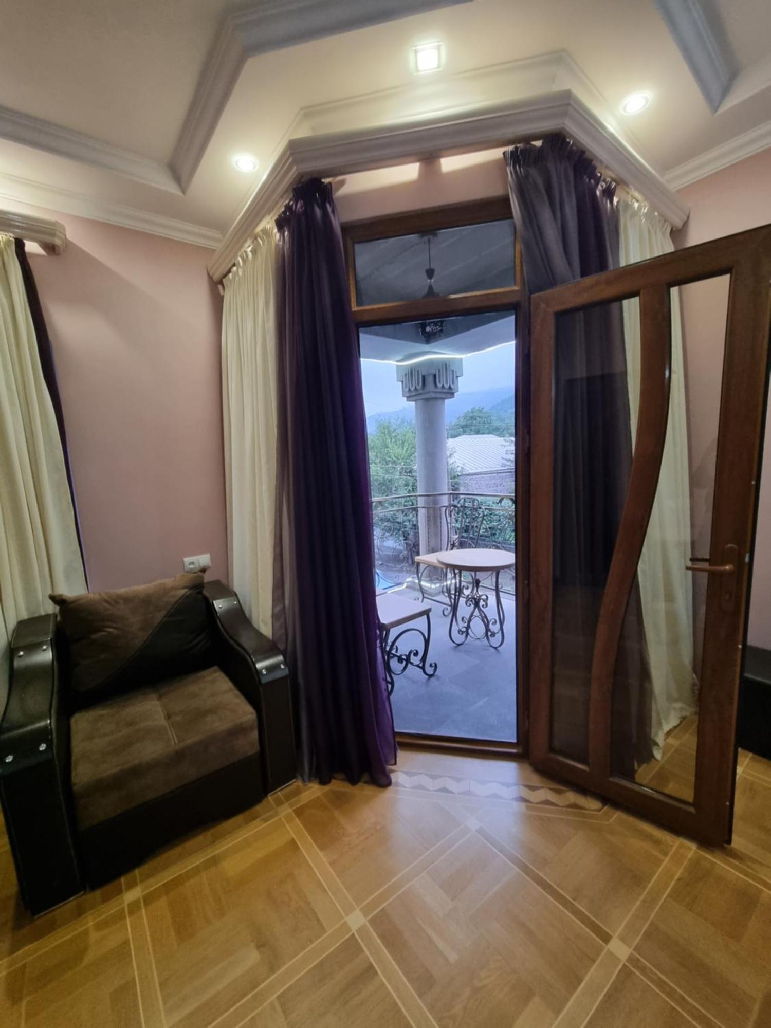 Rubin Hotel Goris Exteriör bild